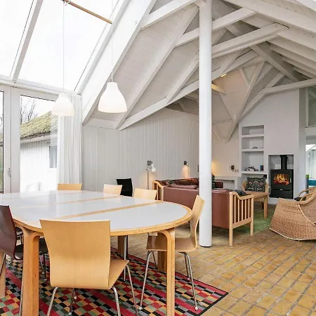 8 Person Holiday In