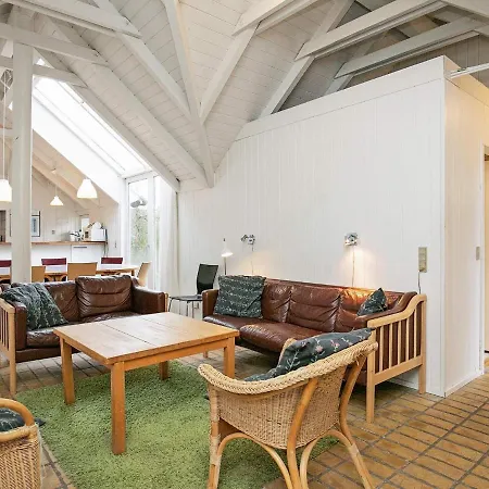 8 Person Holiday In
